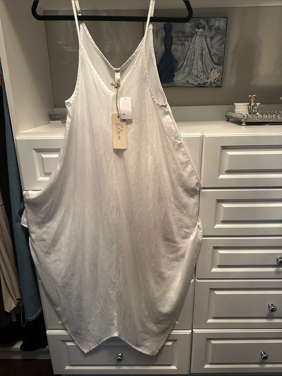 Elan Dresses & Skirts - Elan White V-Neck Slip Dress with Branded Tag